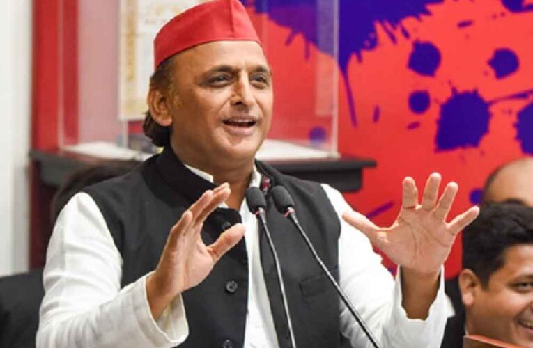 शंकराचार्य विवाद पर अखिलेश यादव का हमला, CM योगी के व्यवहार पर उठाए गंभीर सवाल