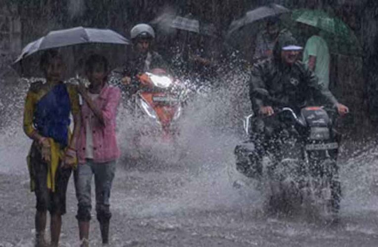 IMD Rainfall Alert: कम दबाव का क्षेत्र सक्रिय, इन राज्यों में अगले 48 घंटे भारी बारिश का खतरा