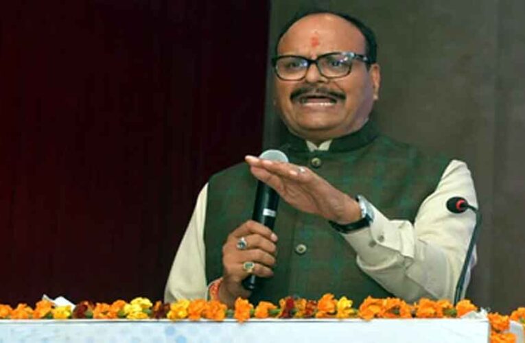 ब्रजेश पाठक का हमला: राहुल गांधी की ‘मोहब्बत की दुकान’ में नफरत और दंगा बेचने का आरोप