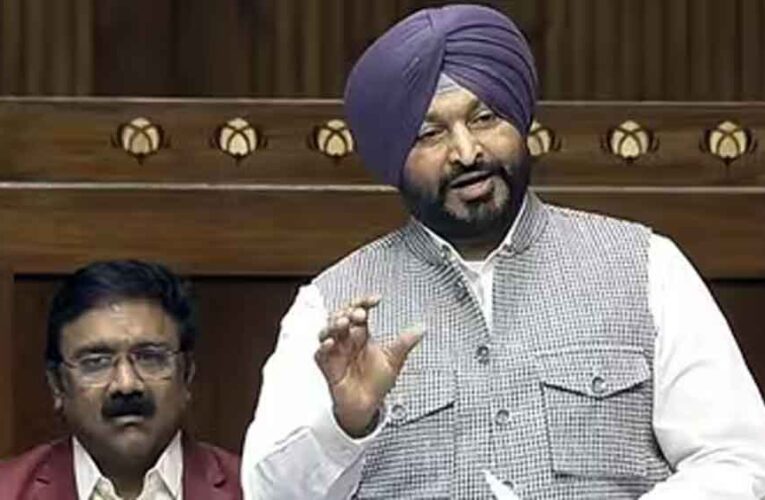 उस परिवार के वारिस से हाथ नहीं मिलाऊंगा— राहुल के ‘गद्दार’ वार पर रवनीत बिट्टू का पलटवार