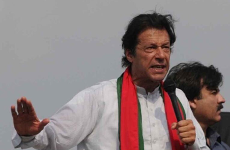 इमरान खान की आंखों पर सस्पेंस खत्म! पाक कानून मंत्री बोले—70% नजर ठीक, चश्मे से देख सकते हैं