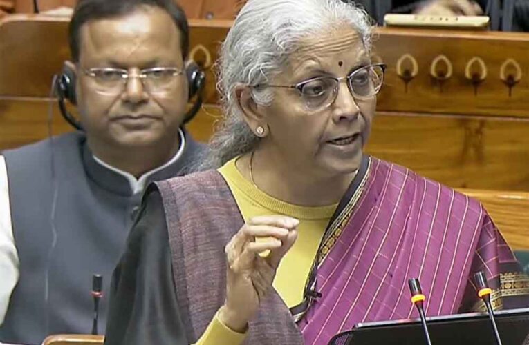 बजट का फोकस तय! जानिए हेल्थ और एजुकेशन पर सरकार कितना खोलने वाली है खजाना