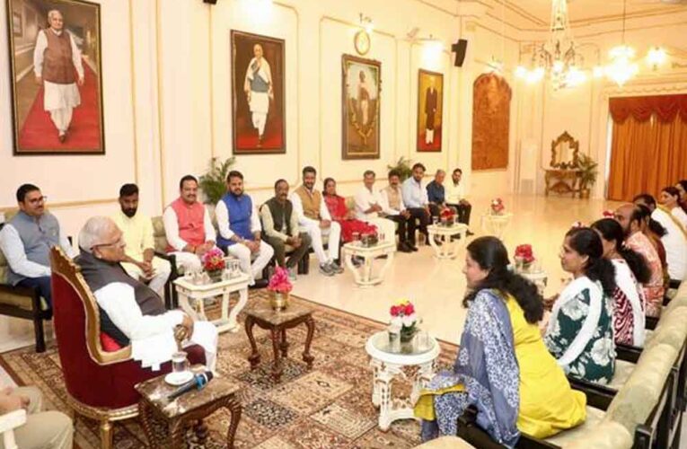 राज्यपाल पटेल से केरल राज्य के पार्षदगणों ने की मुलाकात