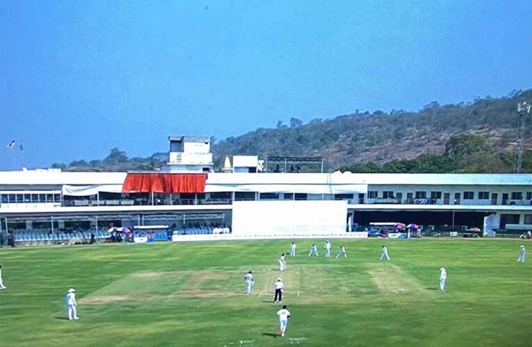 शतकवीर शुभम पुंडीर ने जमाया रंग, रणजी ट्रॉफी फाइनल में मजबूत हुई जम्मू-कश्मीर
