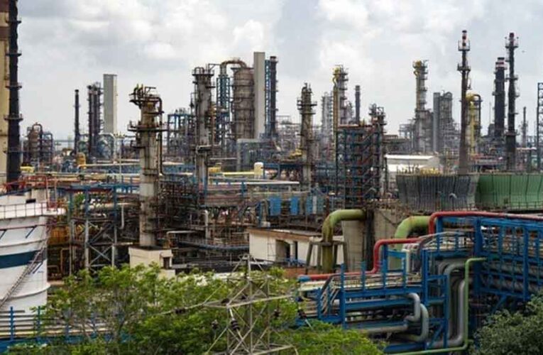 रूस से तेल आयात घटाएगा भारत? ट्रेड डील के बाद कंपनियों ने बदला रुख