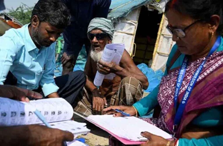 पिता से छोटा बेटा और 6 संतानों का रिकॉर्ड: 7 लाख मतदाताओं में मिली हैरान कर देने वाली गड़बड़ियाँ!