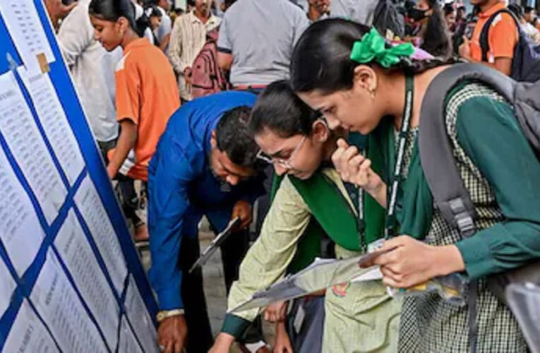 RBSE 12वीं बोर्ड का परिणाम घोषित, नव्या मीणा और नरपत 99.6% अंकों के साथ बने प्रदेश टॉपर