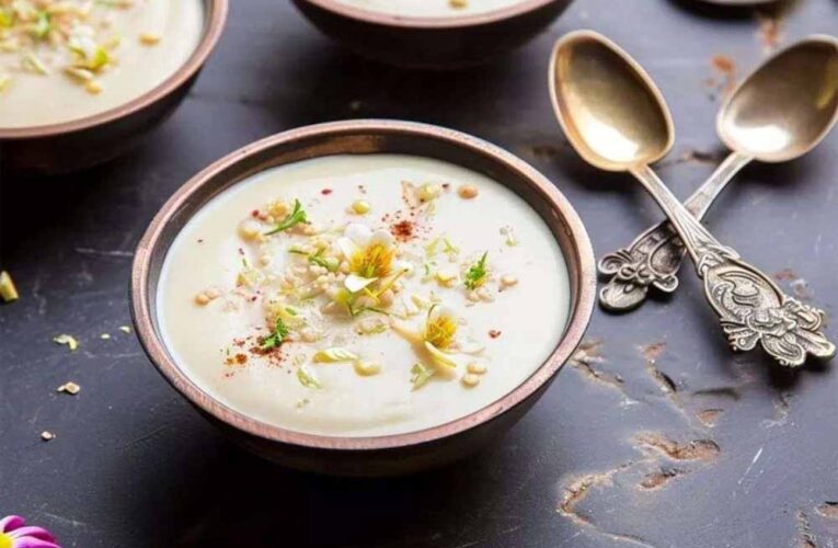 मीठा खाने का है शौक? डेजर्ट में ज़रूर ट्राई करें कोकोनट रबड़ी