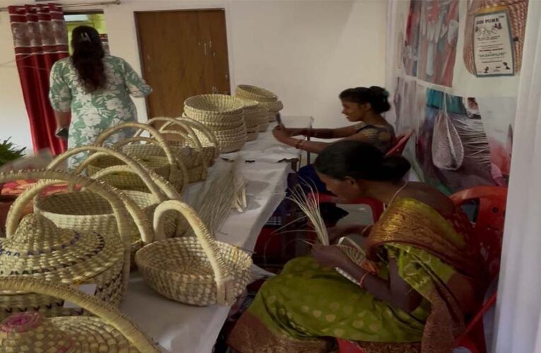 सफलता की कहानी : पारंपरिक हस्तशिल्प उत्पाद बना आजीविका का साधन