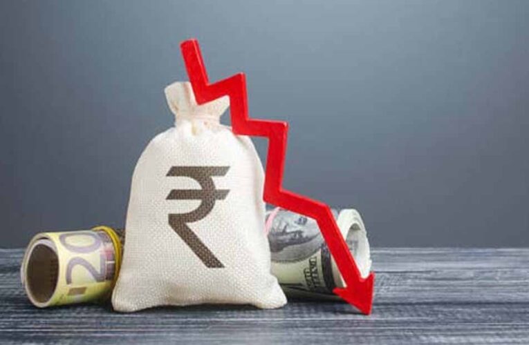 पश्चिम एशिया तनाव का असर: डॉलर के मुकाबले रुपया रिकॉर्ड गिरावट में, 92.5 तक पहुंचा