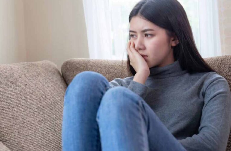 आज की पीढ़ी क्यों रहती है हमेशा लो? नई स्टडी ने खोले चौंकाने वाले राज