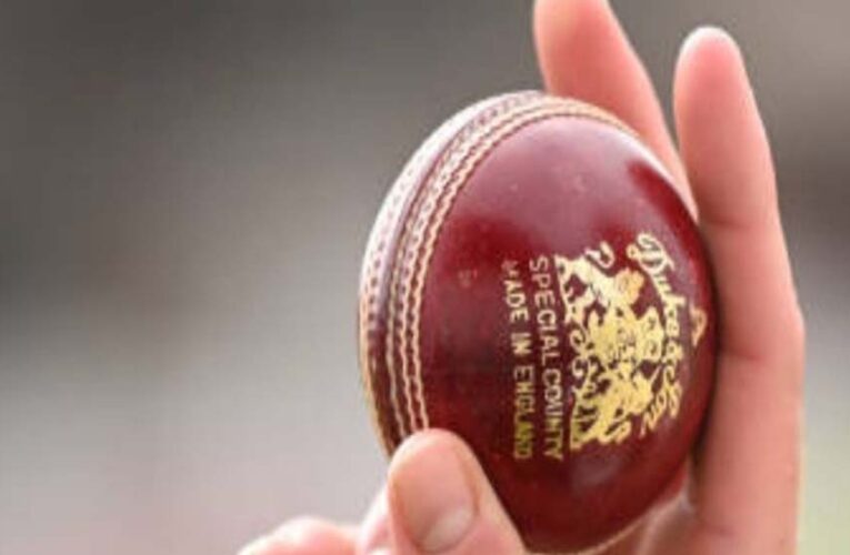 मिडिल ईस्ट टेंशन से ड्यूक्स गेंदों की सप्लाई घटी, इंग्लैंड में घरेलू क्रिकेट पर बढ़ा संकट! ECB ने दी सफाई