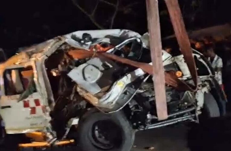 असम में एम्बुलेंस और ट्रक के बीच टक्कर, 6 लोगों की मौत, दो घायल