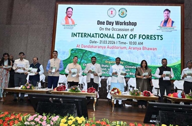 रायपुर : जीवन प्रकृति पर आधारित,राज्य में वनों के संरक्षण एवं संवर्धन के लिए निरंतर प्रयास-मंत्री केदार कश्यप