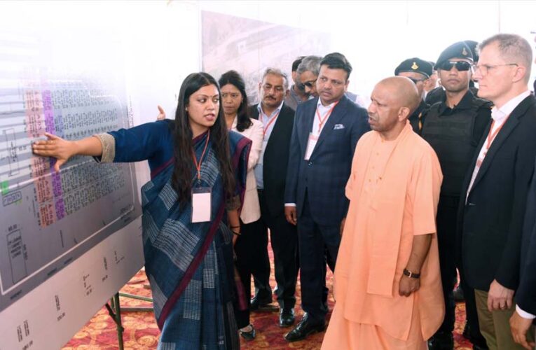 नोएडा इंटरनेशनल एयरपोर्ट के लोकार्पण की तैयारियों का सीएम योगी ने लिया जायजा, 28 मार्च को पीएम मोदी करेंगे उद्घाटन