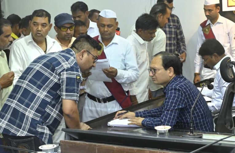 कलेक्टर ने जनदर्शन सुनी आमलोगों की समस्याएं, संबंधित अधिकारियों को त्वरित कार्यवाही के निर्देश