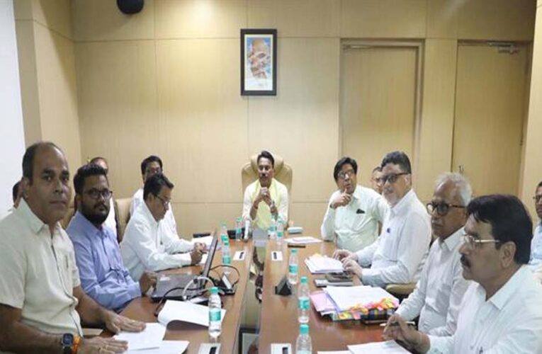 सिंचाई परियोजनाओं को निर्धारित समय अवधि में पूरी गुणवत्ता के साथ पूर्ण करें : मंत्री सिलावट