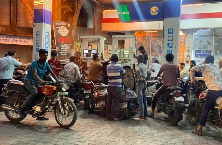 तेल संकट की अफवाहों से हड़कंप, अहमदाबाद से राजकोट तक पेट्रोल पंपों पर लगी भीड़