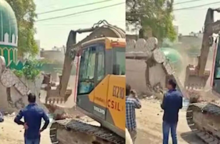 गोरखपुर में जाफर अली शाह मासूम की मजार पर बुलडोजर कार्रवाई, सरकारी जमीन मुक्त कराई