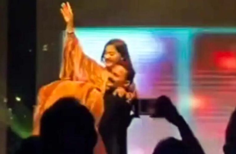 IPS केके बिश्नोई ने रिंग सेरेमनी में ASP अंशिका को गोदी में उठाया, प्यार करेगी गाने पर डांस से जीता दिल