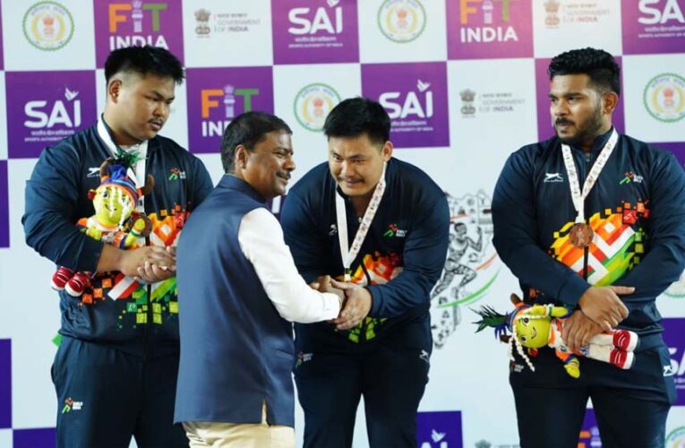 वेटलिफ्टिंग स्पर्धा में अरुणाचल पुरुष और असम महिला वर्ग में ओवरऑल चैम्पियन