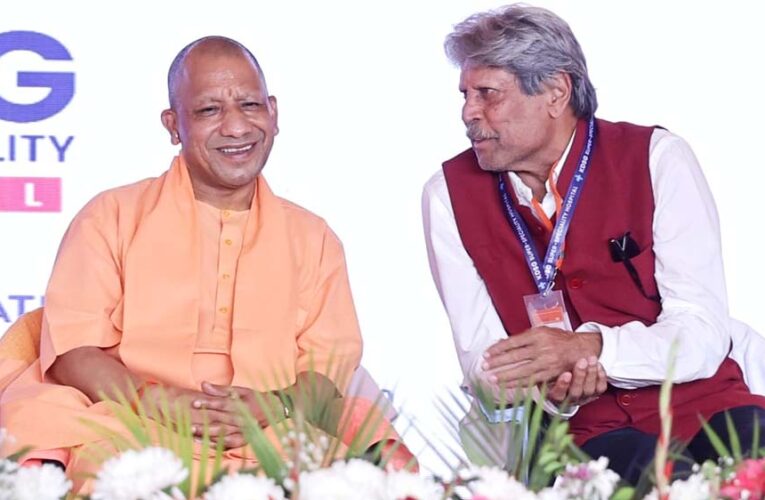 जैसे कपिल देव को देखकर ही पाकिस्तान आधा मैच हार जाता था, वैसे ही डॉक्टर के व्यवहार से आधी बीमारी हार जाती है: सीएम योगी