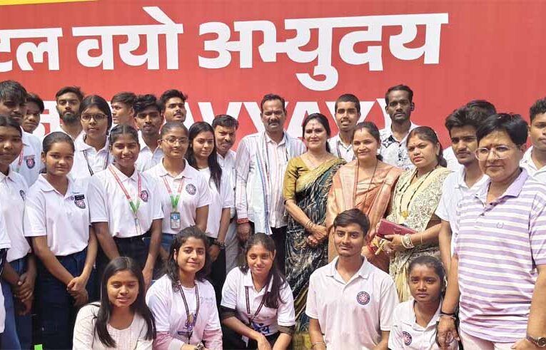 युवाओं ने लिया वरिष्ठजनों के अनुभवों से प्रेरणा, सामाजिक समरसता का संदेश