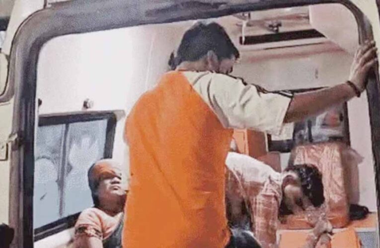 छिंदवाड़ा में भीषण सड़क हादसा: CM कार्यक्रम से लौट रही बस पलटी, 3 की मौत, 30+ घायल