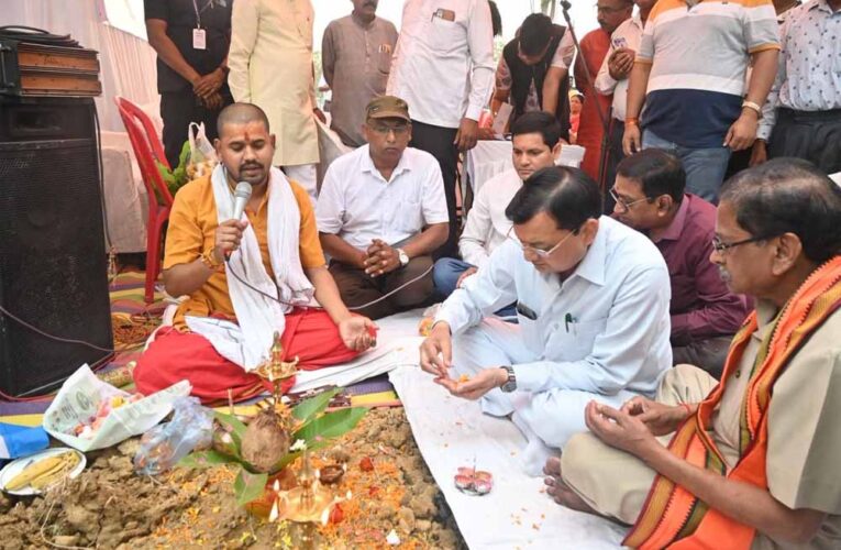 उद्योग मंत्री  देवांगन ने  चंदपुरिहा कंसोधन वैश्य गुप्ता समाज को सामुदायिक भवन की दी सौगात