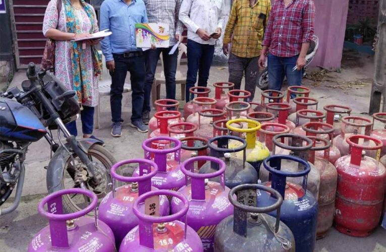 अवैध गैस रिफिलिंग पर जगदलपुर में बड़ी कार्रवाई, भारी मात्रा में सिलेंडर जब्त