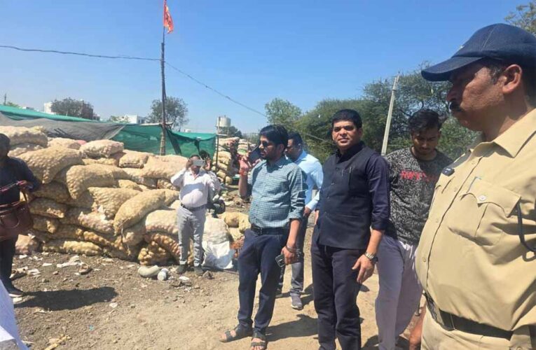 महू के कोदरिया में बिना अनुमति चल रहे आलू चिप्स कारखानों पर प्रशासन का शिकंजा, तीन इकाइयां सील