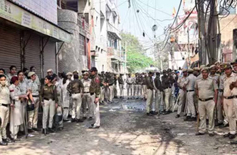 दिल्ली तरुण हत्याकांड पर उबाल, प्रदर्शनकारियों ने कहा—4-5 का एनकाउंटर कर दो, तसल्ली हो जाएगी