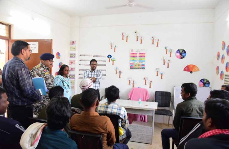 अपर मुख्य सचिव मनोज पिंगुआ ने पुनर्वास केंद्र का किया निरीक्षण