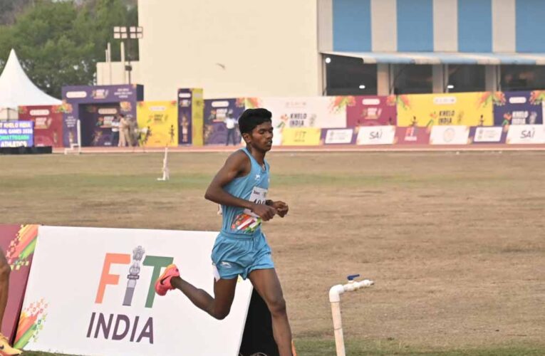 ख़ुद से सीखने वाले सूरज माशी ने उधार के स्पाइक्स पहन जीता 5000 मीटर का रजत पदक