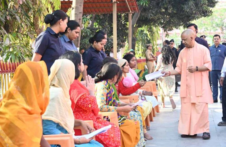 जनता की हर समस्या का त्वरित समाधान कराएं अधिकारी: मुख्यमंत्री