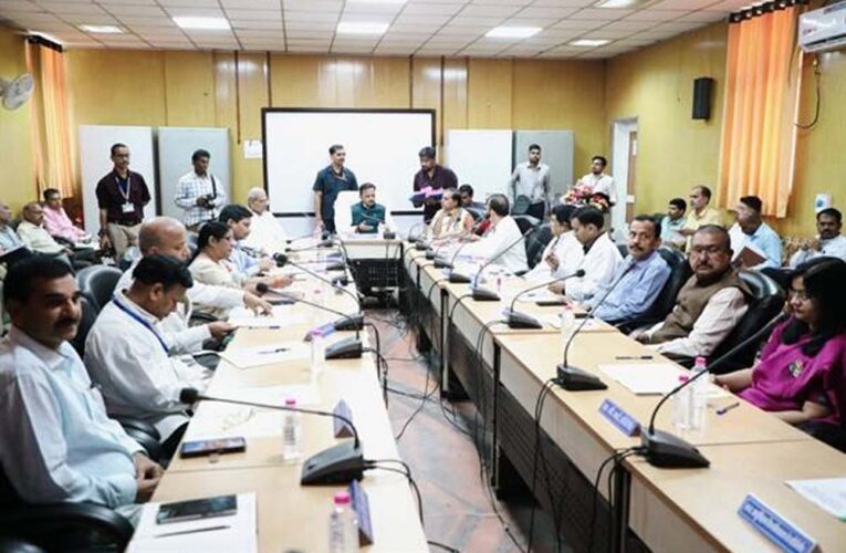 सुपर स्पेशलिटी अस्पताल रीवा में रिक्त पदों में भर्ती की कार्यवाही तेजी से करें : उप मुख्यमंत्री  शुक्ल