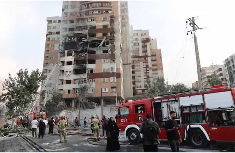 हफ्तेभर के युद्ध में ही हिली दुनिया, ईरान संकट के बीच उछले कच्चे तेल के दाम