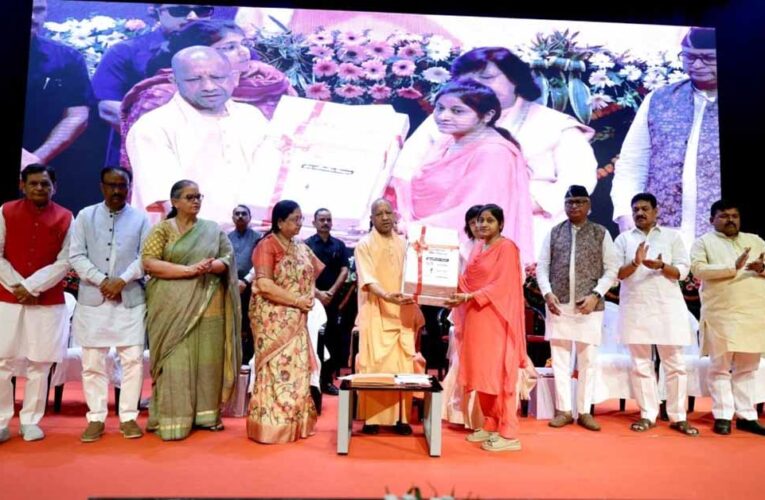 इस साल आंगनवाड़ी में 5 हजार कार्यकत्रियों व 60 हजार सहायिकाओं की भर्ती का लक्ष्य: सीएम योगी