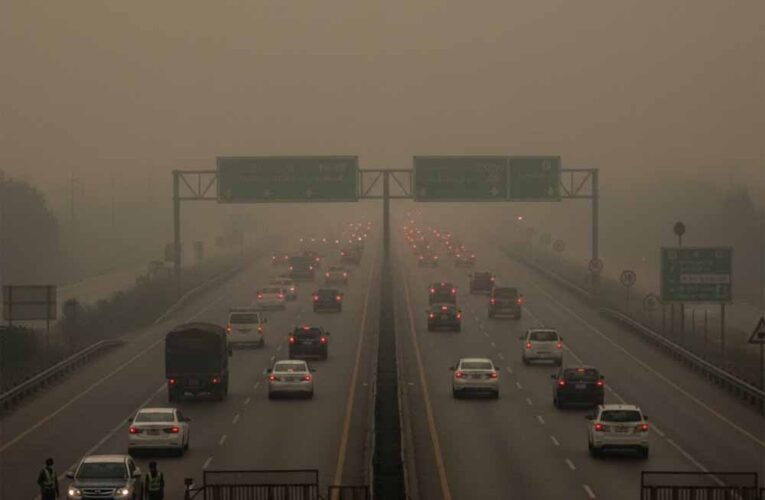 दुनिया में सबसे जहरीली हवा: पाकिस्तान बना नंबर-1 प्रदूषित देश, 13 गुना ज्यादा खतरा