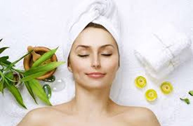 किचन की ये 5 चीजें दिलाएंगी पार्लर जैसा निखार, भूल जाएंगे महंगी क्रीम