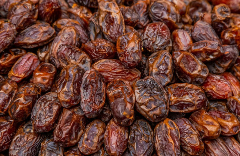 घर पर ताजे खजूर से 1 किलो शुद्ध छुआरा बनाने का सबसे आसान तरीका