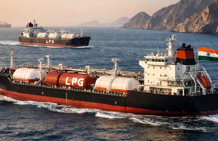 स्ट्रेट ऑफ होर्मुज से राहत: दो भारतीय LPG जहाजों को मिला सुरक्षित गुजरने का परमिट