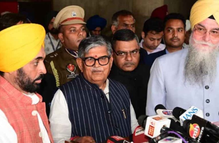 पंजाब विधानसभा बजट सत्र की शुरुआत: राज्यपाल गुलाब चंद कटारिया ने गिनाईं सरकार की उपलब्धियां, स्पीकर को दी अहम सलाह