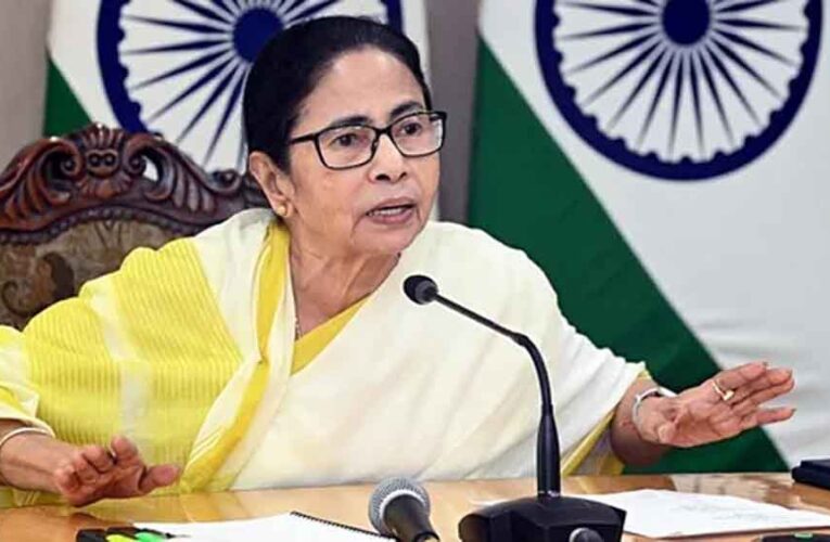 राज्यपाल के इस्तीफे पर भड़कीं ममता बनर्जी, बोलीं- ‘अमित शाह ने किया है तो जरूर राजनीतिक साजिश होगी’