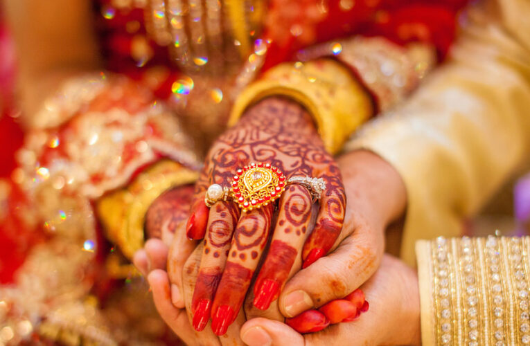 प्री-वेडिंग शूट के बाद अब ‘जूता चोरी’ पर रोक, सेन समाज ने शादी की रस्मों पर लगाई पाबंदी; सगाई के बाद फोन कॉल भी बंद