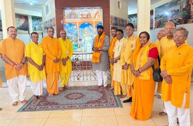 राज्यमंत्री पटेल ने गायत्री शक्ति पीठ में गौशाला का किया निरीक्षण, गौमाता की हुई पूजा