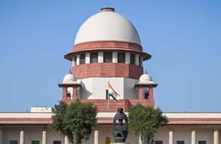 CM पर धमकाने का आरोप, महिला पहुंची सुप्रीम कोर्ट; जज की टिप्पणी से बढ़ी चर्चा