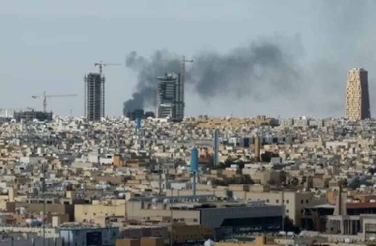 ईरान का बड़ा हमला: UAE पर 16 बैलिस्टिक मिसाइलें और 117 ड्रोन दागे, जॉर्डन के एयरबेस को भी किया तबाह