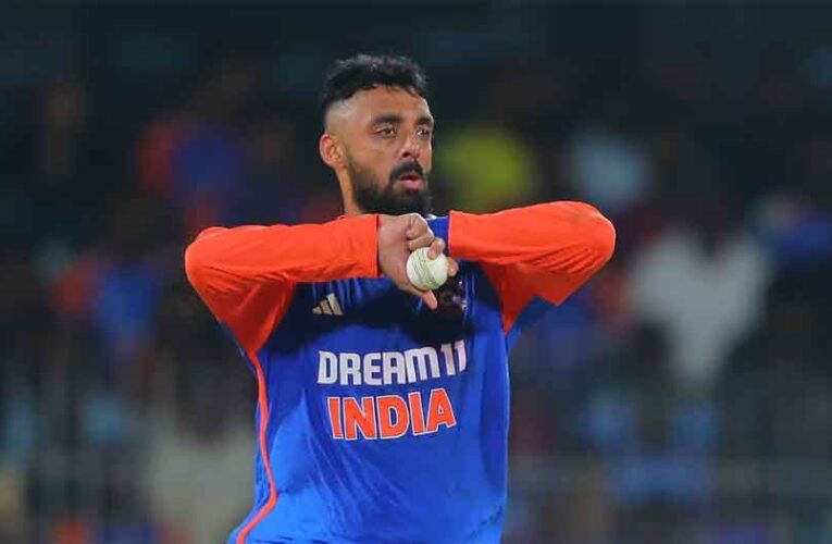 टी20 वर्ल्ड कप: वरुण चक्रवर्ती के पास नंबर वन बनने का मौका, इंग्लैंड के आदिल रशीद भी रेस में