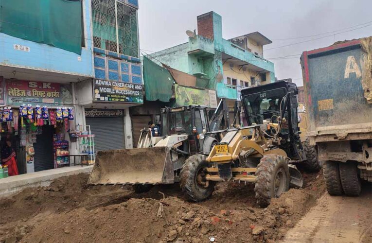 पंडित दीनदयाल उपाध्याय नगर में बुलडोजर एक्शन, जामा मस्जिद के पास 50 से ज्यादा अतिक्रमण ध्वस्त